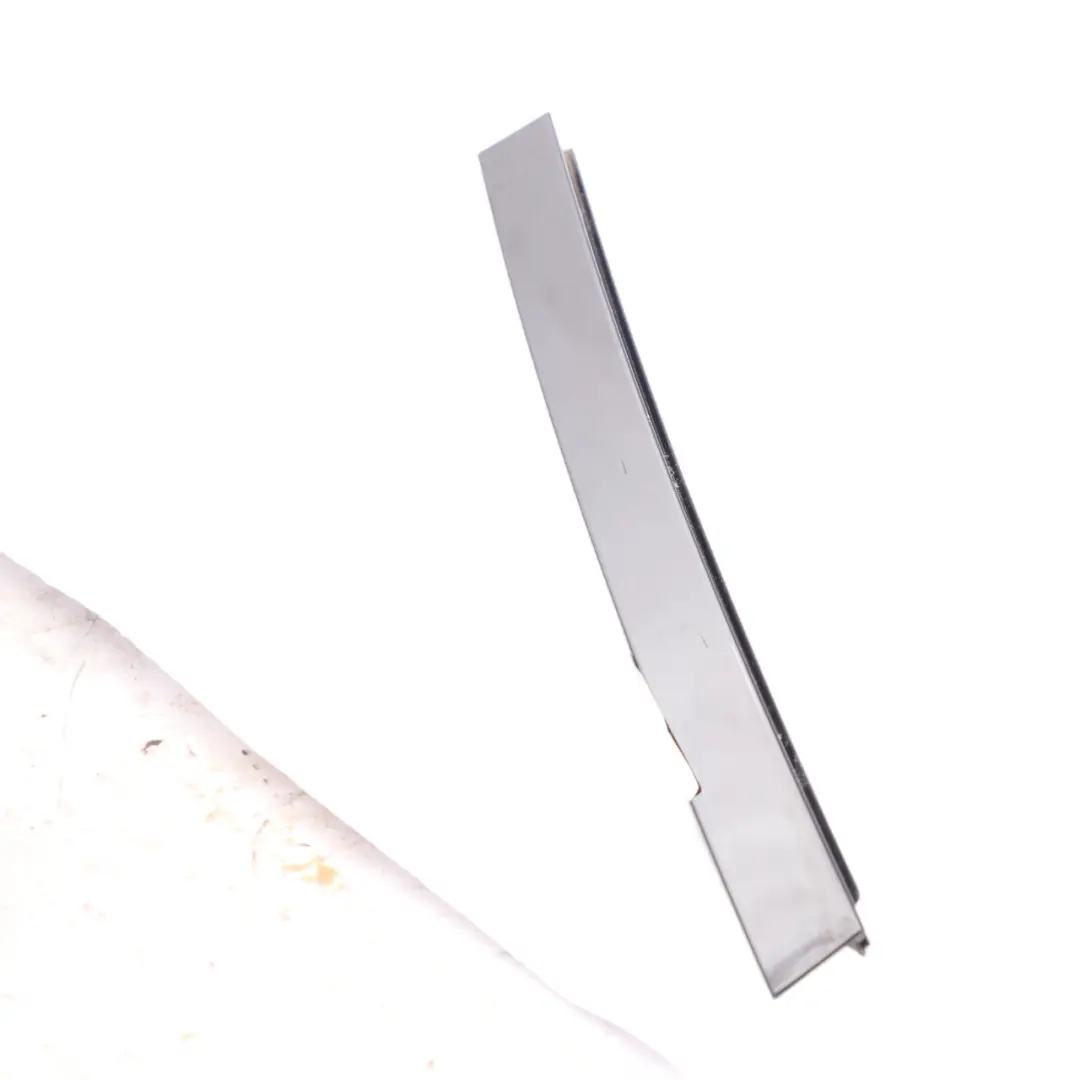  Guía de ventana BMW X3 G01 Columna C Tapa Puerta Trasera Izquierda Negro - SKU 7410049 - Número de pieza 7410049