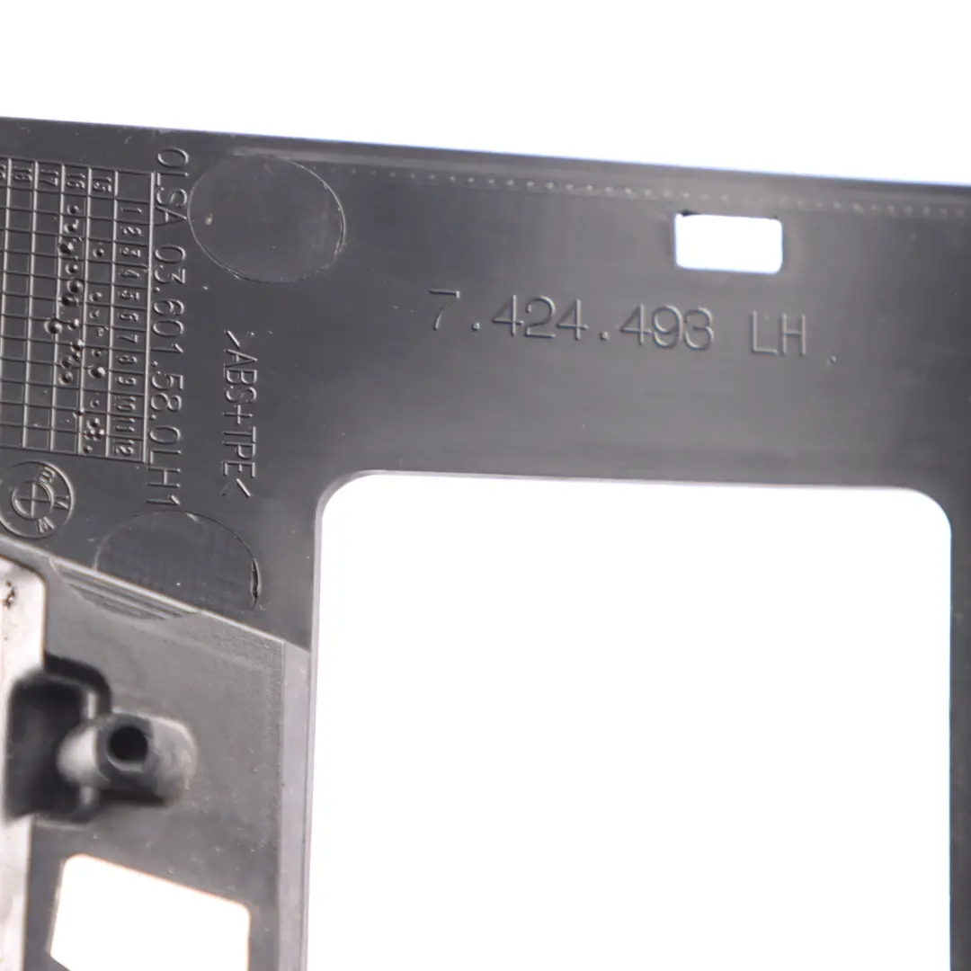 Osłona Obudowa Ramka Wodna Lampy Lewy Tył do BMW F20 F21 LCI o numerze 7424493 BMW F20 F21 LCI Osłona Obudowa Ramka Wodna Lampy Lewy Tył - SKU 7424493 - Numer Części 7424493