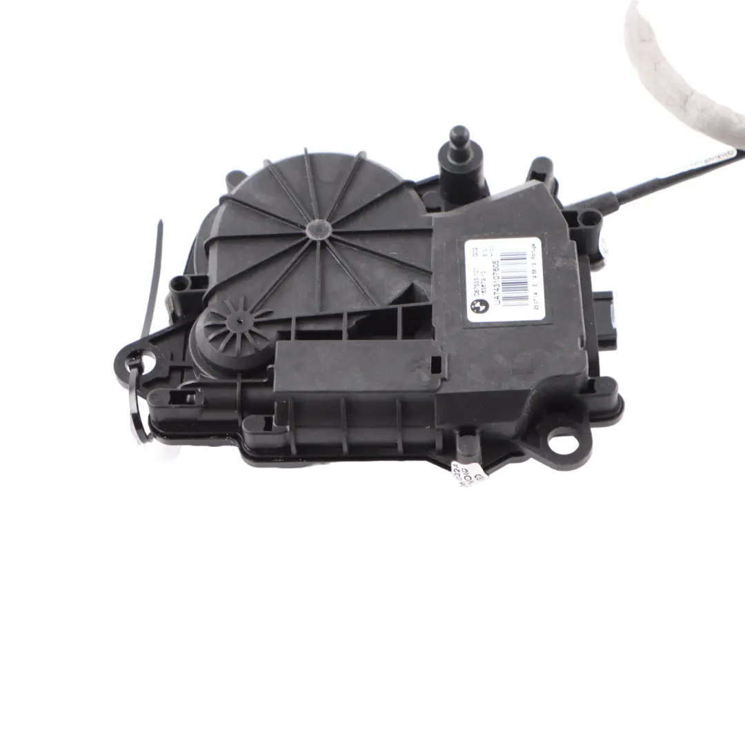 Lock Mechanism Actuator Tail Gate to BMW X4 F98 G02 Tailgate with Part number 7431076 BMW X4 F98 G02 Tailgate Lock Mechanism Actuator Tail Gate - SKU 7431076 - Part number 7431076
