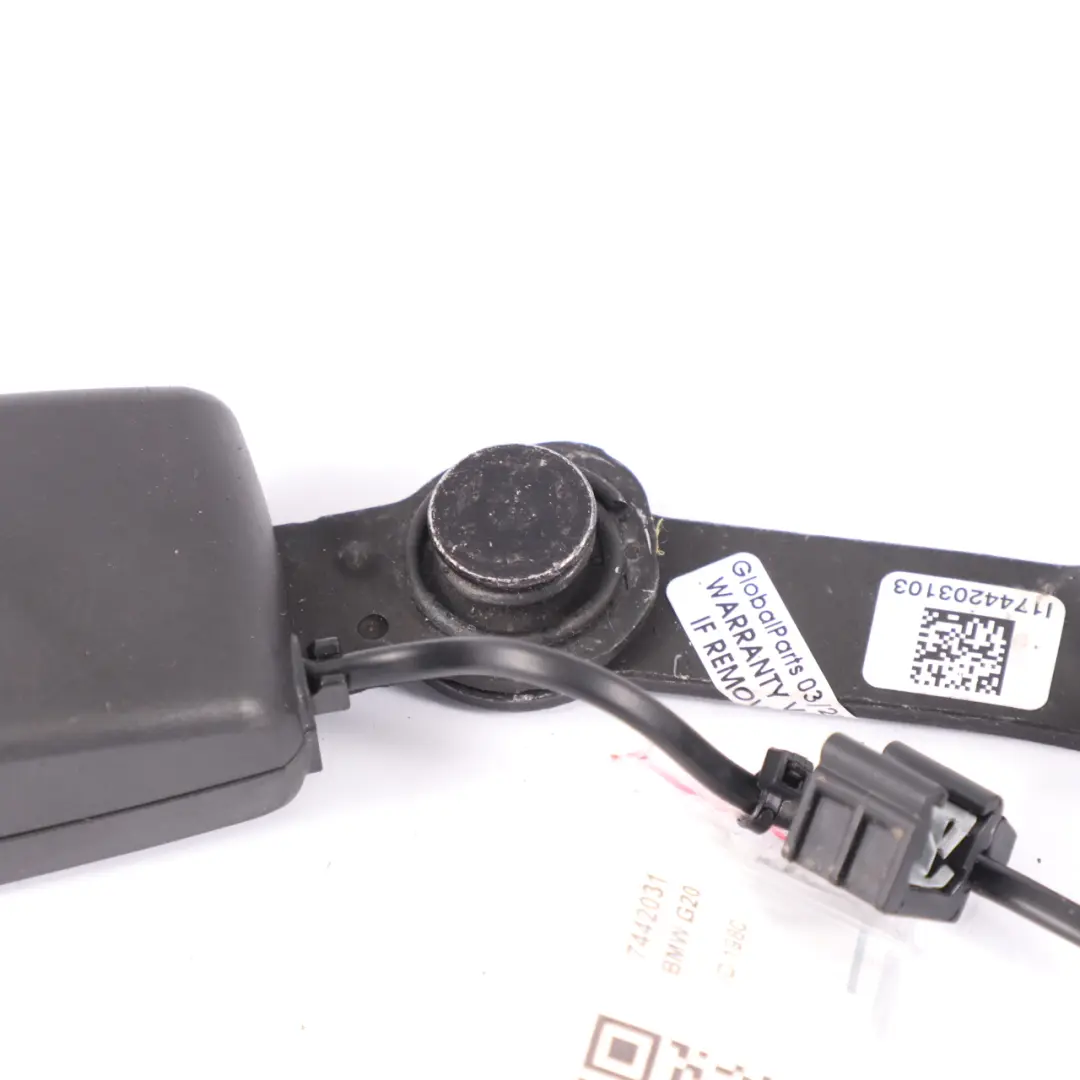 Bloccaggio fibbia cintura di sicurezza BMW G20 G21 posteriore sinistra per con numero di parte 7442031 Bloccaggio fibbia cintura di sicurezza BMW G20 G21 posteriore sinistra - SKU 7442031 - Numero di parte 7442031