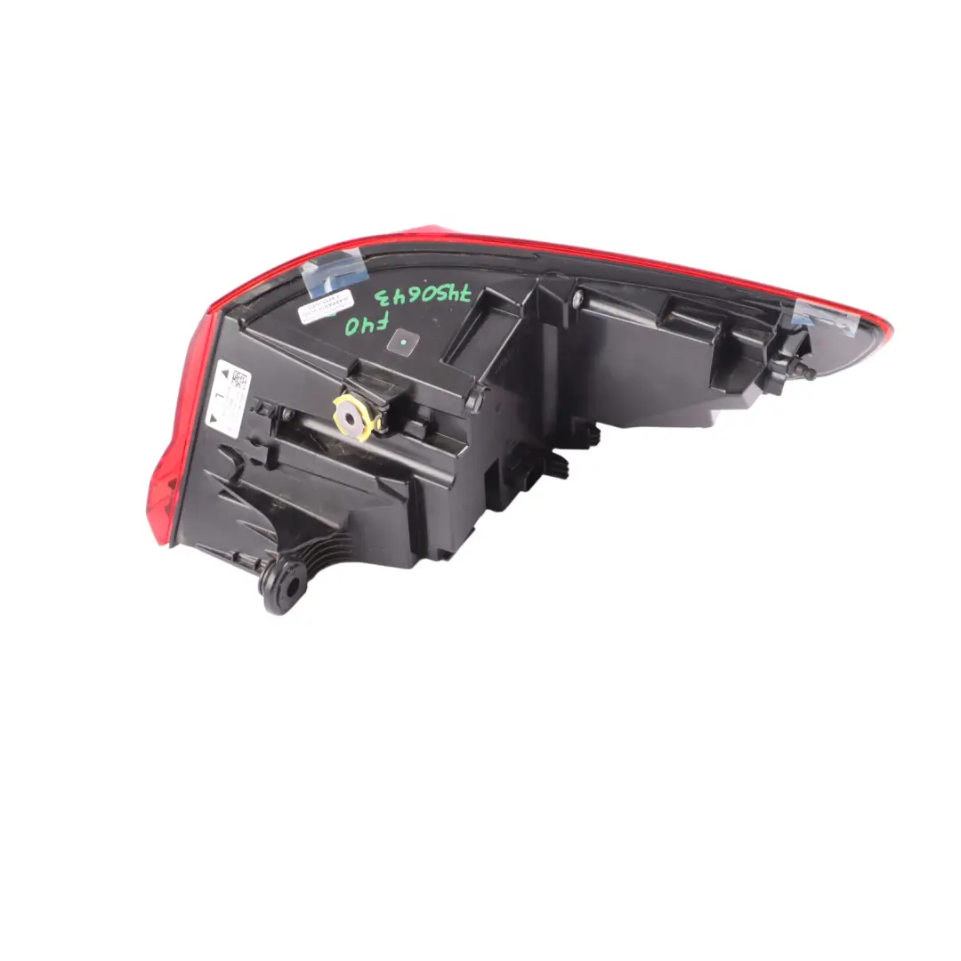 BMW F40 Lampa Tylna Bagażnika Zewnętrzna Lewa - SKU 7450643 - Numer Części 7450643