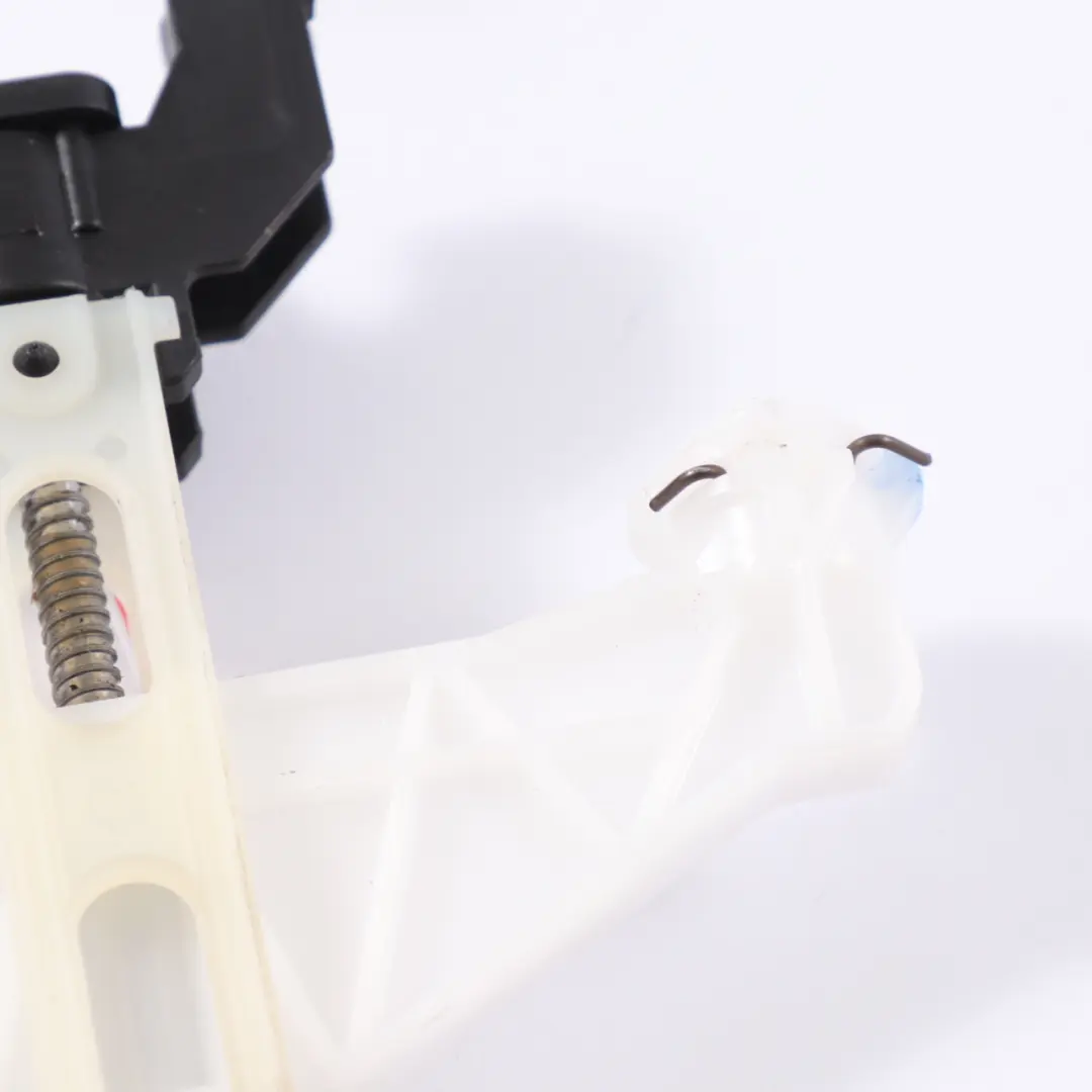 Vertical Headrest Adjustment Motor pour BMW G20 G21 G14 F91 G15 F92 G16 Drive à propos du numéro de pièce 7452225 BMW G20 G21 G14 F91 G15 F92 G16 Drive Vertical Headrest Adjustment Motor - SKU 7452225 - Numéro de pièce 7452225