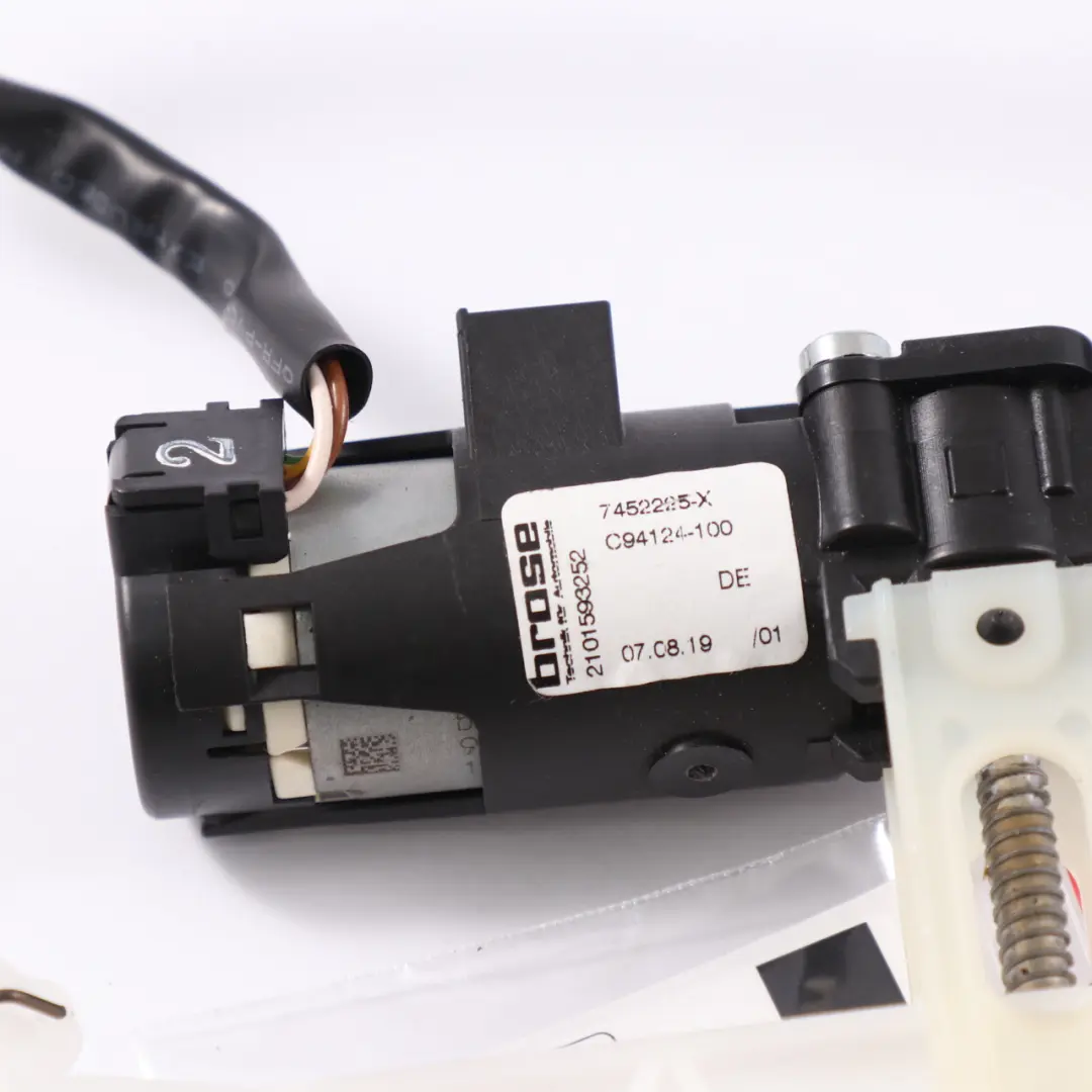 Vertical Headrest Adjustment Motor pour BMW G20 G21 G14 F91 G15 F92 G16 Drive à propos du numéro de pièce 7452225 BMW G20 G21 G14 F91 G15 F92 G16 Drive Vertical Headrest Adjustment Motor - SKU 7452225 - Numéro de pièce 7452225