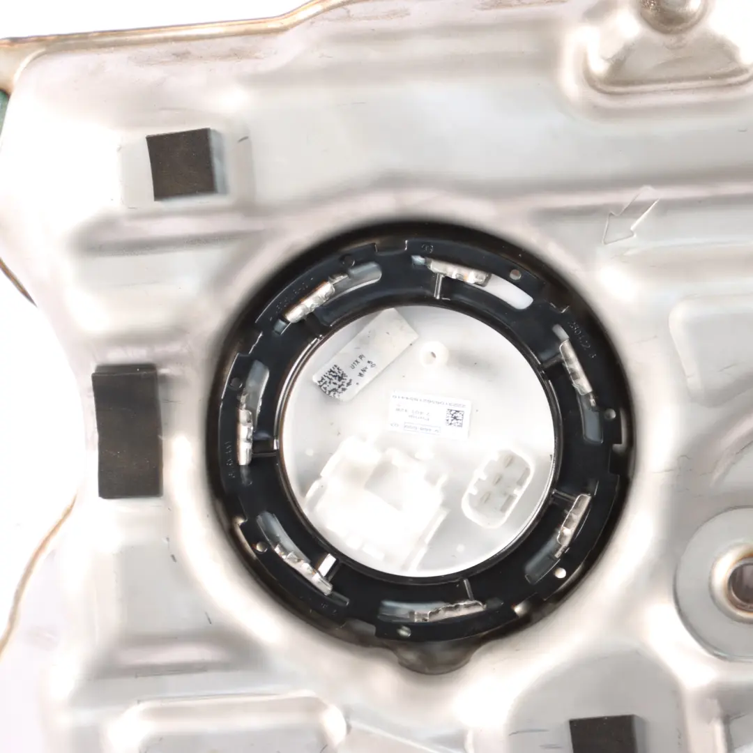 Complete Fuel Reservoir to Fuel Tank Metal BMW G11 G12 G30 with Part number 7454672 Fuel Tank Metal BMW G11 G12 G30 Complete Fuel Reservoir - SKU 7454672 - Part number 7454672