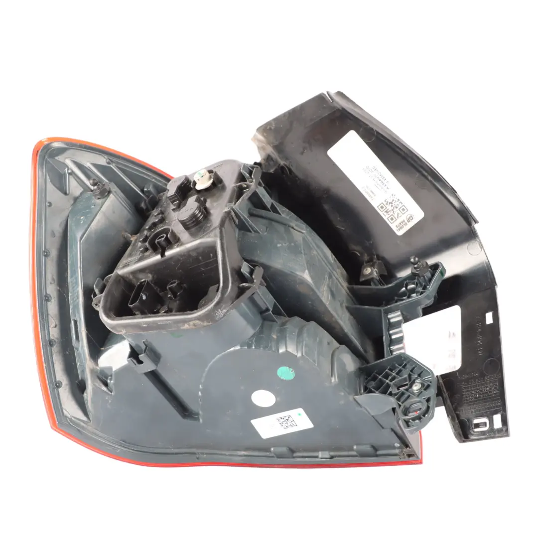 BMW F20 F21 LCI Lampa Tylna W Błotnik Zewnętrzna Prawa Black Line - SKU 7456502-2 - Numer Części 7456502