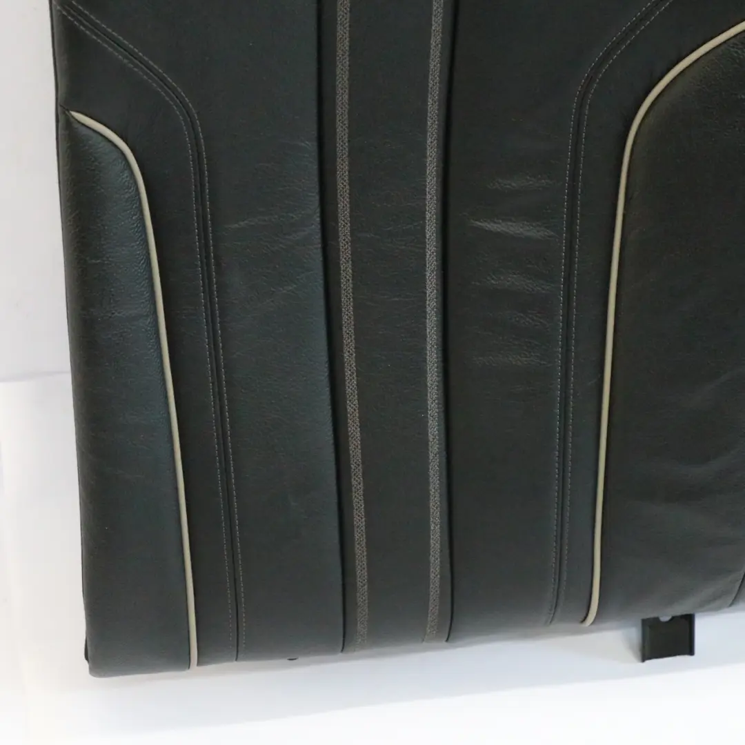 Respaldo Asiento Trasero Cuero Negro Acentos Blancos para BMW G30 Sedan con número de pieza 7457762 BMW G30 Sedan Respaldo Asiento Trasero Cuero Negro Acentos Blancos - SKU 7457762 - Número de pieza 7457762