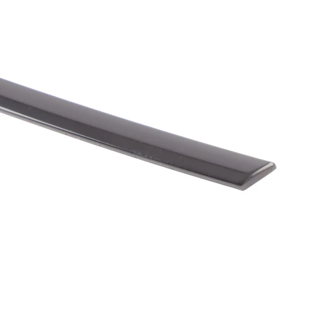 Joint Cadre Supérieur Vitre Porte Arrière Droite Finition 7473995 pour BMW F40 à propos du numéro de pièce 7473996 BMW F40 Joint Cadre Supérieur Vitre Porte Arrière Droite Finition 7473995 - SKU 7473996 - Numéro de pièce 7473996