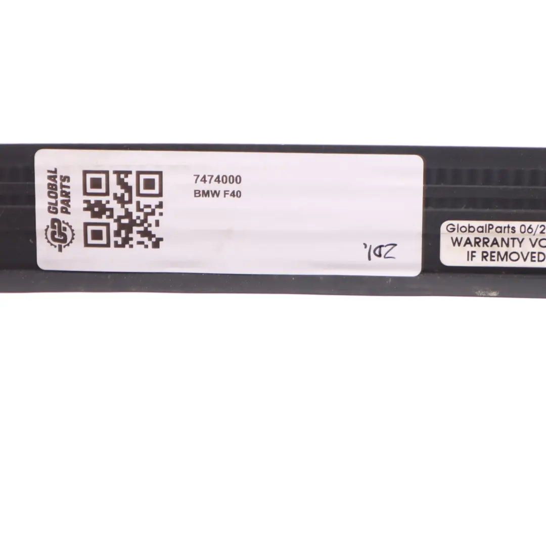 Puerta Ventana Exterior Canal Cubierta Trasera Derecha Línea de sombra para BMW F40 con número de pieza 7474000 BMW F40 Puerta Ventana Exterior Canal Cubierta Trasera Derecha Línea de sombra - SKU 7474000 - Número de pieza 7474000