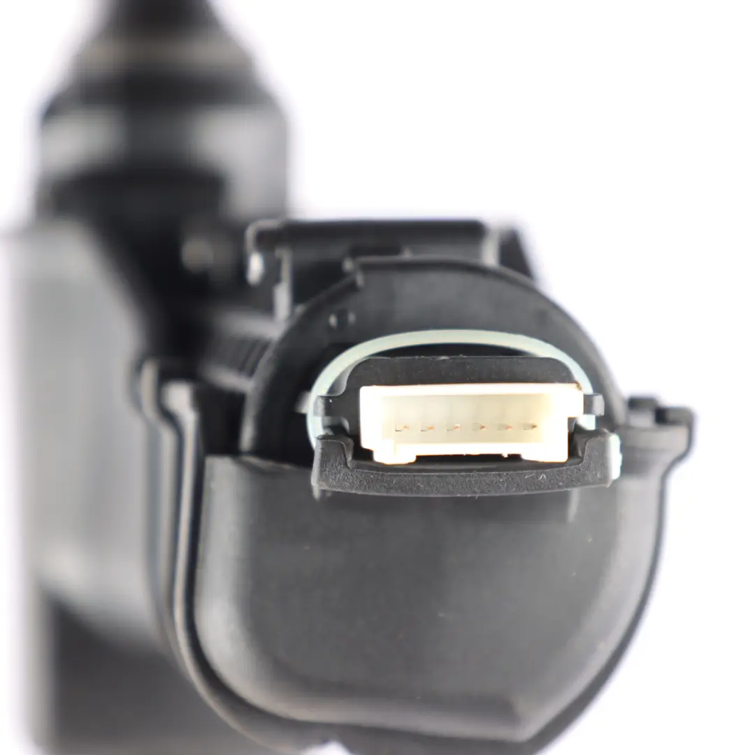 Strut Holder Bracket Trunk Rear Right O/S to Tailgate Gas BMW G26 G30 with Part number 7487576 Tailgate Gas BMW G26 G30 Strut Holder Bracket Trunk Rear Right O/S - SKU 7487576 - Part number 7487576