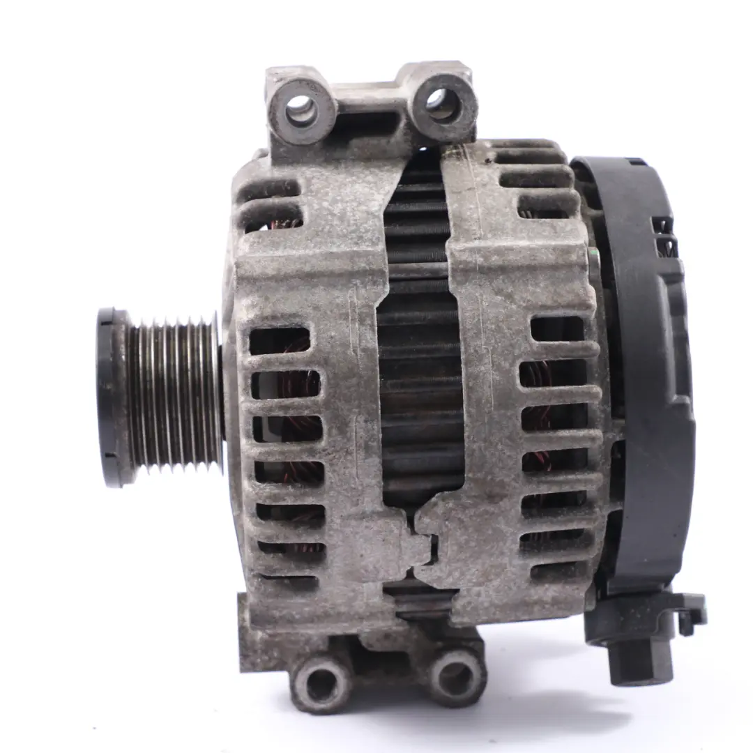 Alternatore Benzina 180A per BMW E60 E61 E81 E87 LCI E90 E91 E92 E93 2 con numero di parte 7550469 BMW E60 E61 E81 E87 LCI E90 E91 E92 E93 2 Alternatore Benzina 180A - SKU 7550469-2 - Numero di parte 7550469