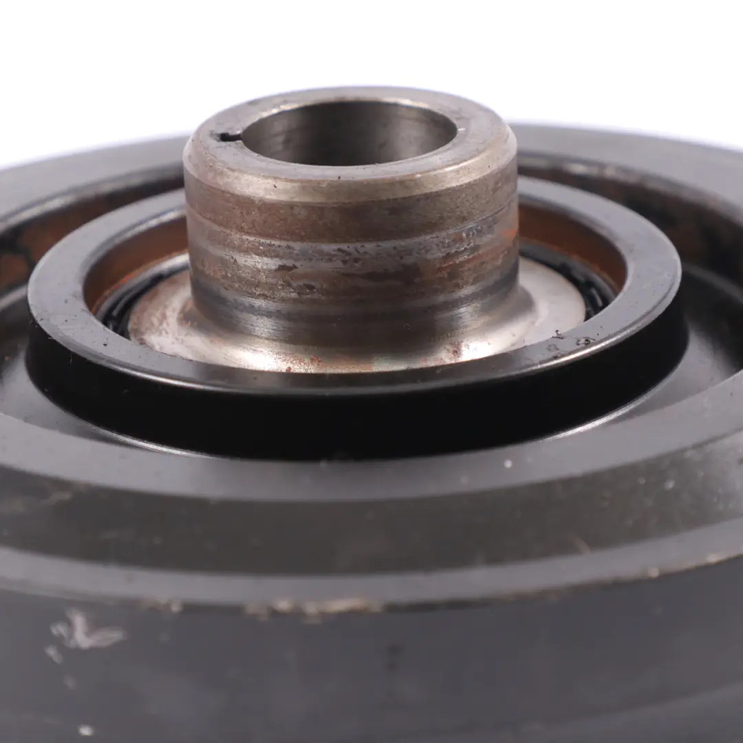 N63 Tłumik drgań Wału Korbowego do BMW F01 F06 F07 F10 F13 Benzyna o numerze 7570263 BMW F01 F06 F07 F10 F13 Benzyna N63 Tłumik drgań Wału Korbowego - SKU 7570263 - Numer Części 7570263