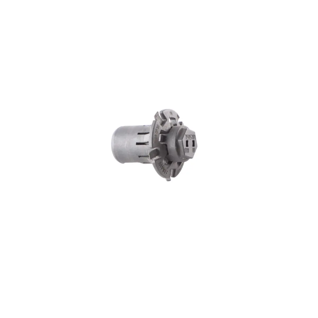Clip montaggio radiatore superiore per BMW F10 F11 F12 F13 F01 F02 F03 F25 con numero di parte 7595701 BMW F10 F11 F12 F13 F01 F02 F03 F25 Clip montaggio radiatore superiore - SKU 7595701 - Numero di parte 7595701