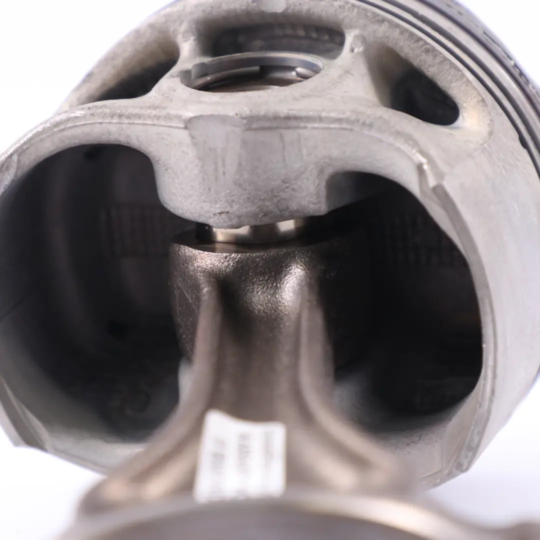  Piston BMW F07 GT F10 F12 F13 Petrol N63 Connecting Rod 7843237 - SKU 7613626 - Part number 7613626