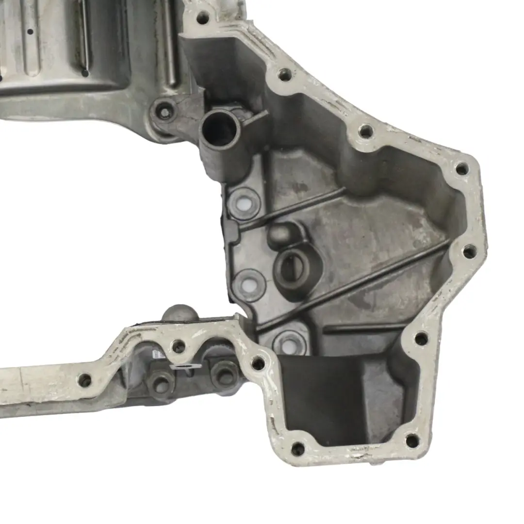 N63 Benzyna Miska Olejowa Górna Część do BMW F10 F11 F12 F13 550i o numerze 7621070 BMW F10 F11 F12 F13 550i N63 Benzyna Miska Olejowa Górna Część - SKU 7621070 - Numer Części 7621070
