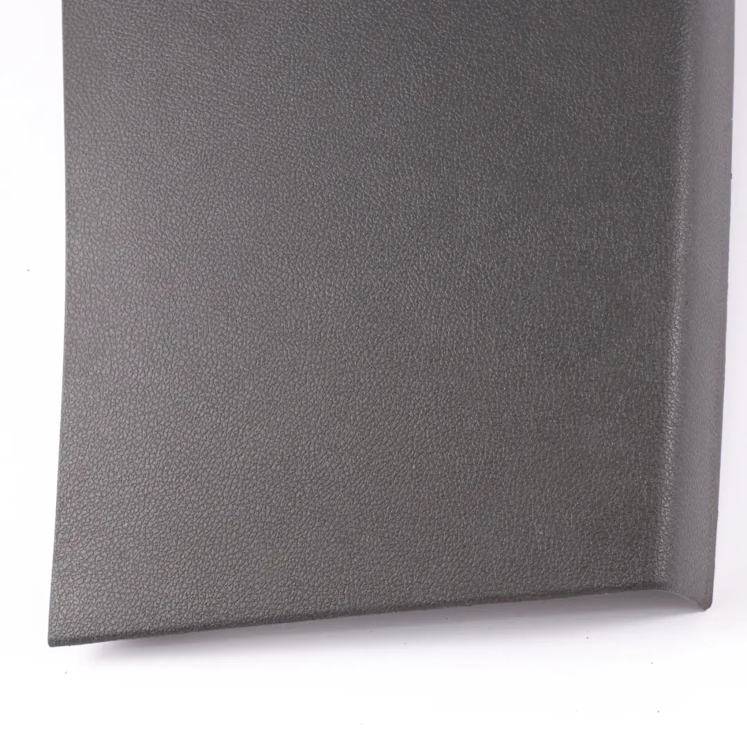 B-Pillar Tapa Panel Lado Conductor Negro para Renault Trafic 3 con número de pieza 769151442R Renault Trafic 3 B-Pillar Tapa Panel Lado Conductor Negro - SKU 769151442R - Número de pieza 769151442R