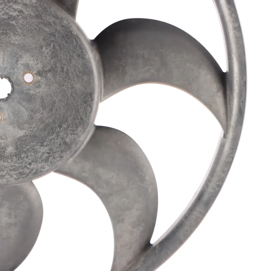 Radiatore Raffreddamento Coperchio ventola per BMW E81 E87 E90 E91 E92 con numero di parte 7801993 BMW E81 E87 E90 E91 E92 Radiatore Raffreddamento Coperchio ventola - SKU 7801993-6 - Numero di parte 7801993