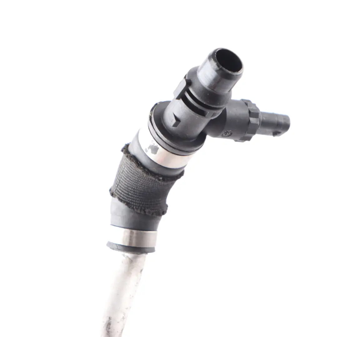 Wąż Przewód Rura Chłodnicy Wody do BMW F10 X5 F15 X6 F16 o numerze 7827842 BMW F10 X5 F15 X6 F16 Wąż Przewód Rura Chłodnicy Wody - SKU 7827842 - Numer Części 7827842