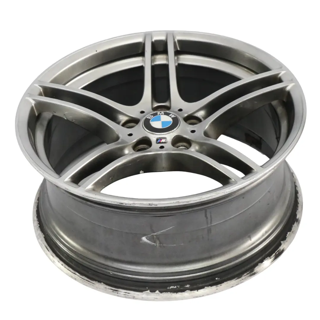 Silberne Leicht Metall Felge Vorne 19" 8J M für BMW E90 E91 E92 mit Teilenummer 7844343 BMW E90 E91 E92 Silberne Leicht Metall Felge Vorne 19" 8J M - SKU 7844343-5 - Teilenummer 7844343