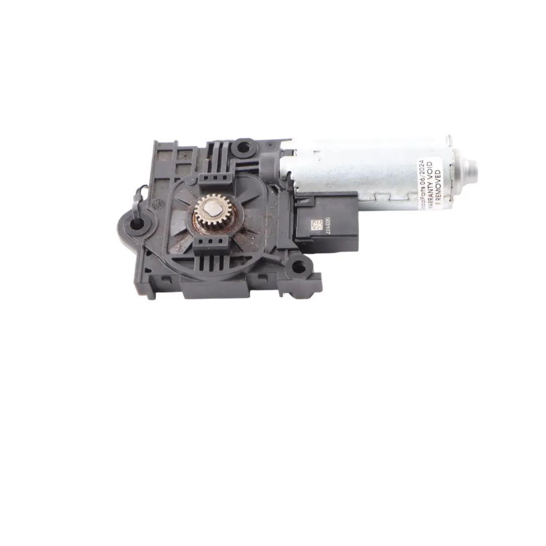 Sunroof Motor Drive Panorama Sliding Engine to BMW X3 G01 with Part number 7933159 BMW X3 G01 Sunroof Motor Drive Panorama Sliding Engine - SKU 7933159 - Part number 7933159