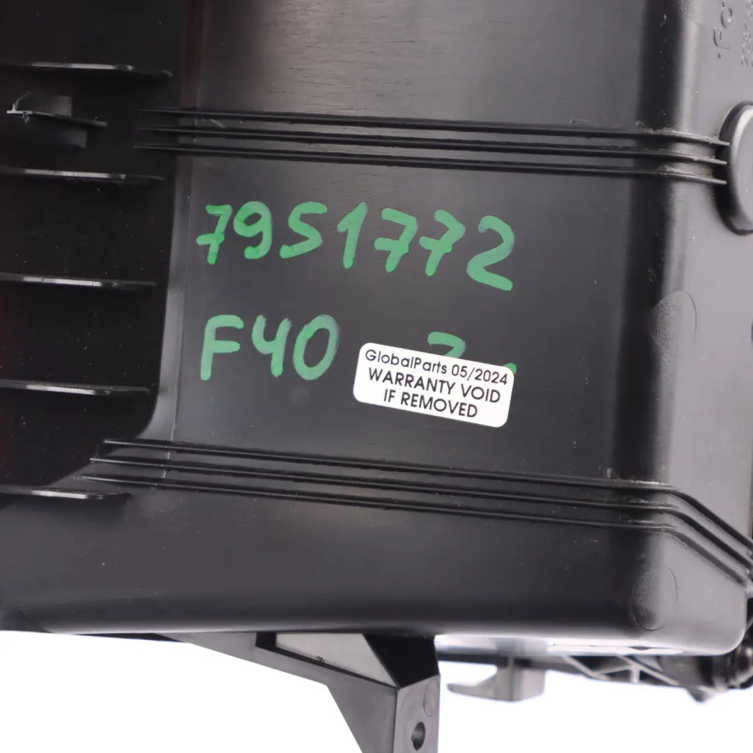Osłona Uchwytu Na Kubki Konsoli Środkowej do BMW F40 F44 o numerze 7951772 BMW F40 F44 Osłona Uchwytu Na Kubki Konsoli Środkowej - SKU 7951772 - Numer Części 7951772