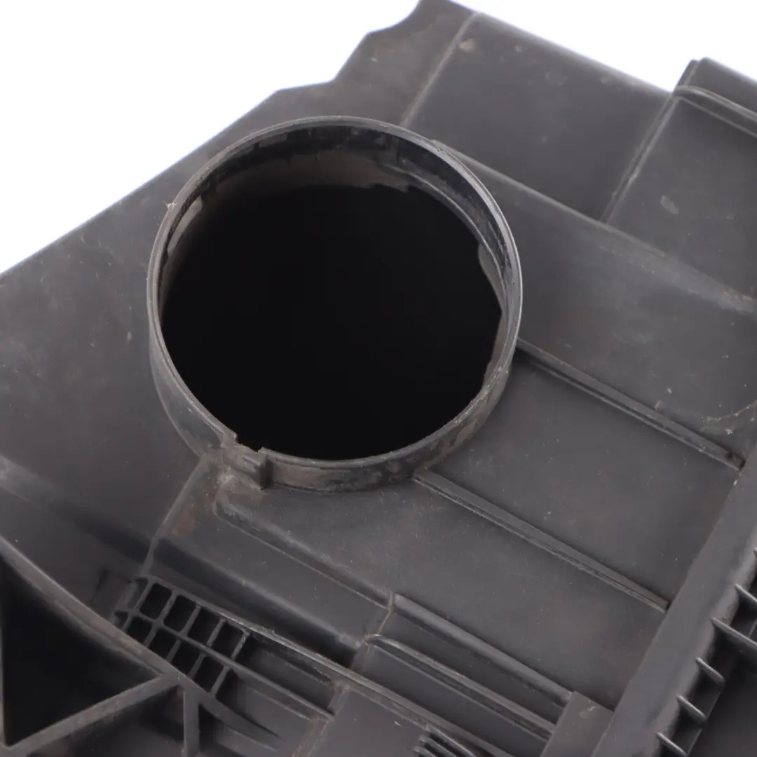 VW Transporter T5 Diesel 2.0 Tdi Air Box Air Intake Filter Housing - SKU 7E0129601 - Part number 7E0129601