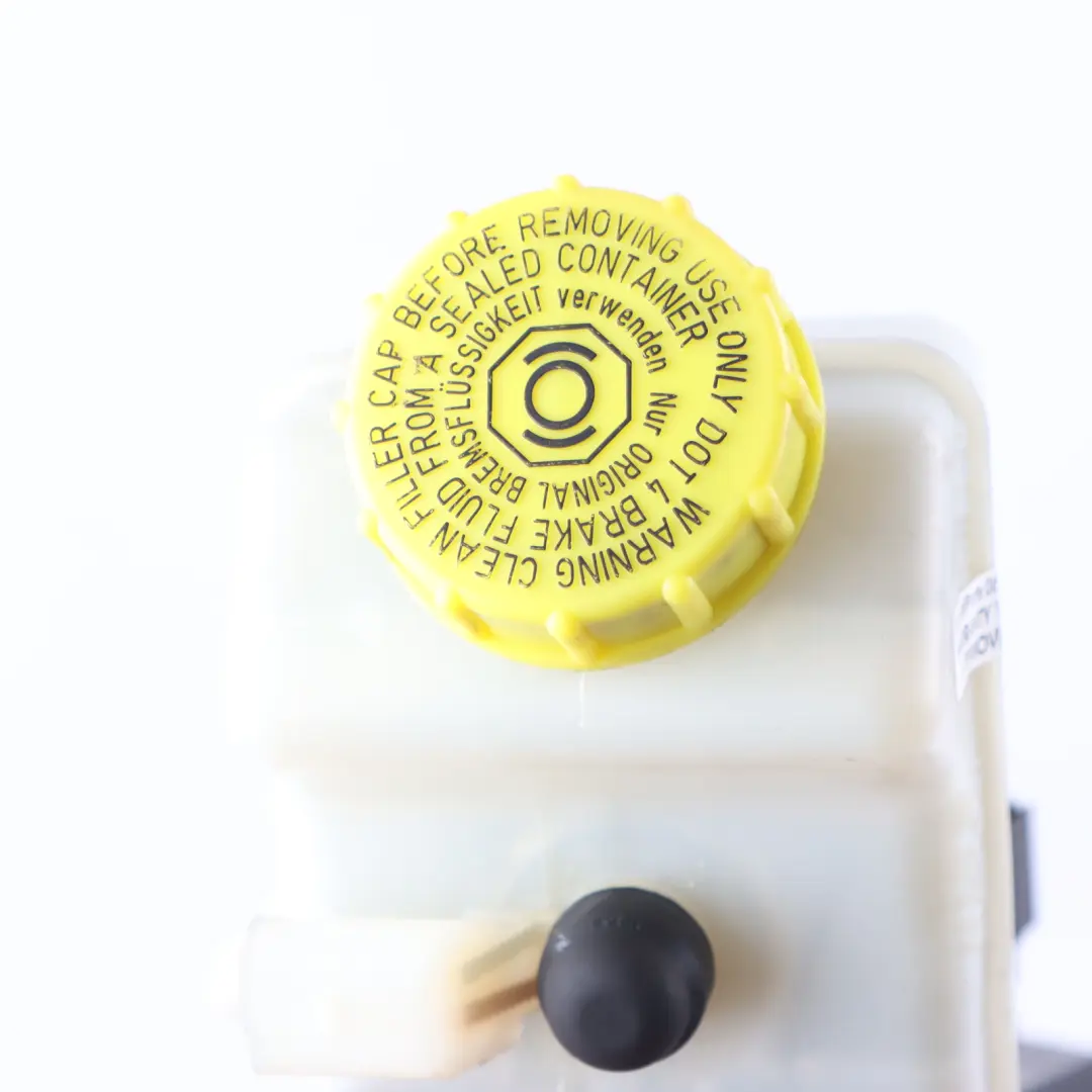 Brake Booster Servo Master Cylinder Fluid Reservoir to VW Transporter T5 with Part number 7E0612105A VW Transporter T5 Brake Booster Servo Master Cylinder Fluid Reservoir - SKU 7E0612105A - Part number 7E0612105A