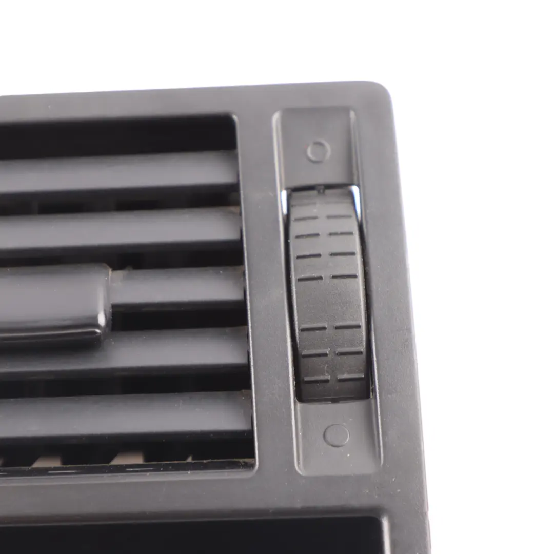 Volkswagen Transporter T5 Grille Aération Extérieure Avant Gauche - SKU 7E0819203 - Numéro de pièce 7E0819203