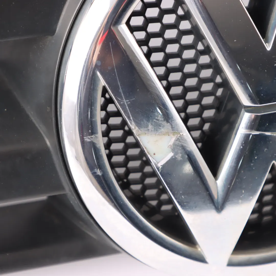 Grille Volkswagen Transporter T5 2.0 Tdi Radiator Cover Front Grille to with Part number 7E0853653 Grille Volkswagen Transporter T5 2.0 Tdi Radiator Cover Front Grille - SKU 7E0853653 - Part number 7E0853653