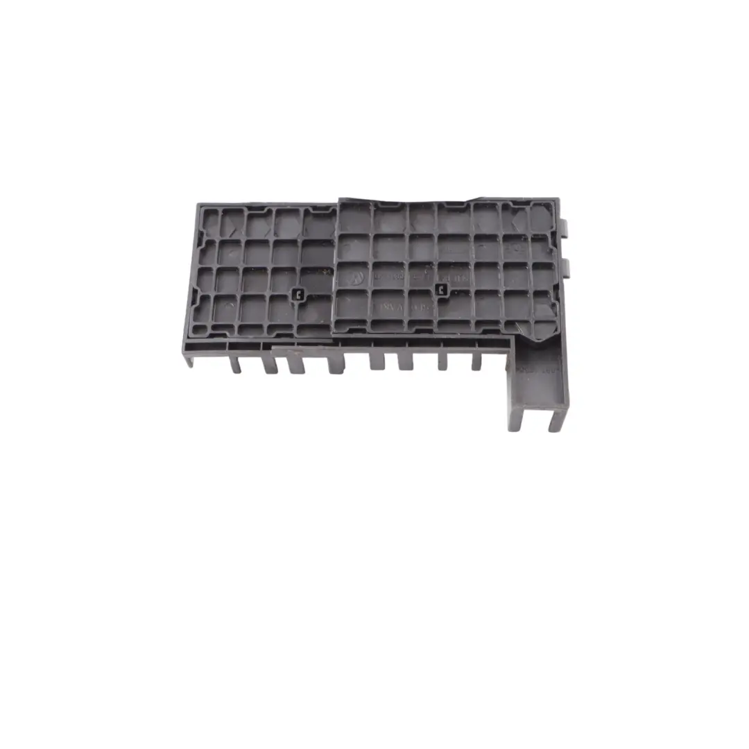 Fuse Box VW Transporter T5 2.0 TDi CAAA Power Distribution Point Box to with Part number 7E0937550 Fuse Box VW Transporter T5 2.0 TDi CAAA Power Distribution Point Box - SKU 7E0937550 - Part number 7E0937550