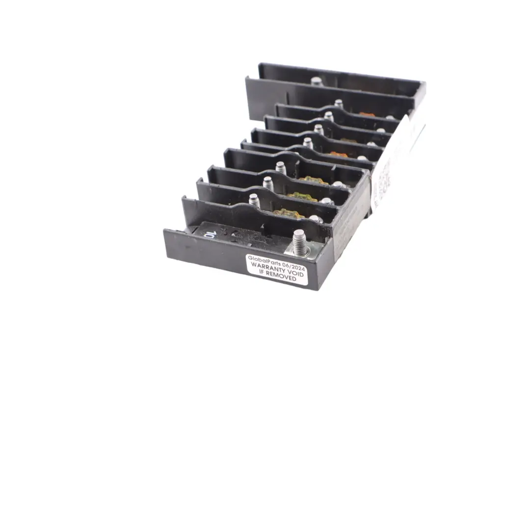 Fuse Box VW Transporter T5 2.0 TDi CAAA Power Distribution Point Box to with Part number 7E0937550 Fuse Box VW Transporter T5 2.0 TDi CAAA Power Distribution Point Box - SKU 7E0937550 - Part number 7E0937550