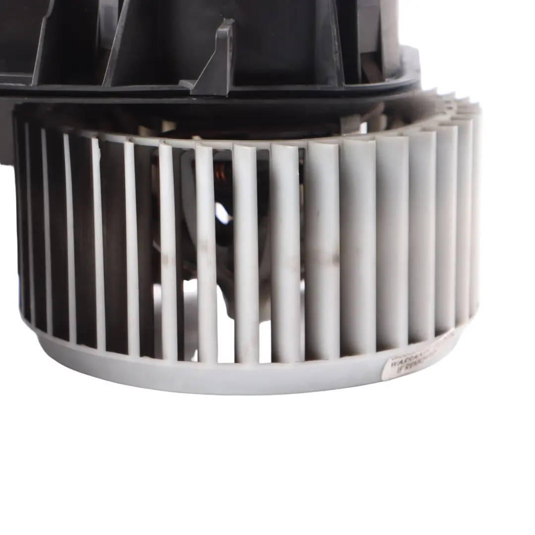 Ventilador Calefacción para Volkswagen Transporter T5 Motor con número de pieza 7E2819021A Volkswagen Transporter T5 Motor Ventilador Calefacción - SKU 7E2819021A - Número de pieza 7E2819021A