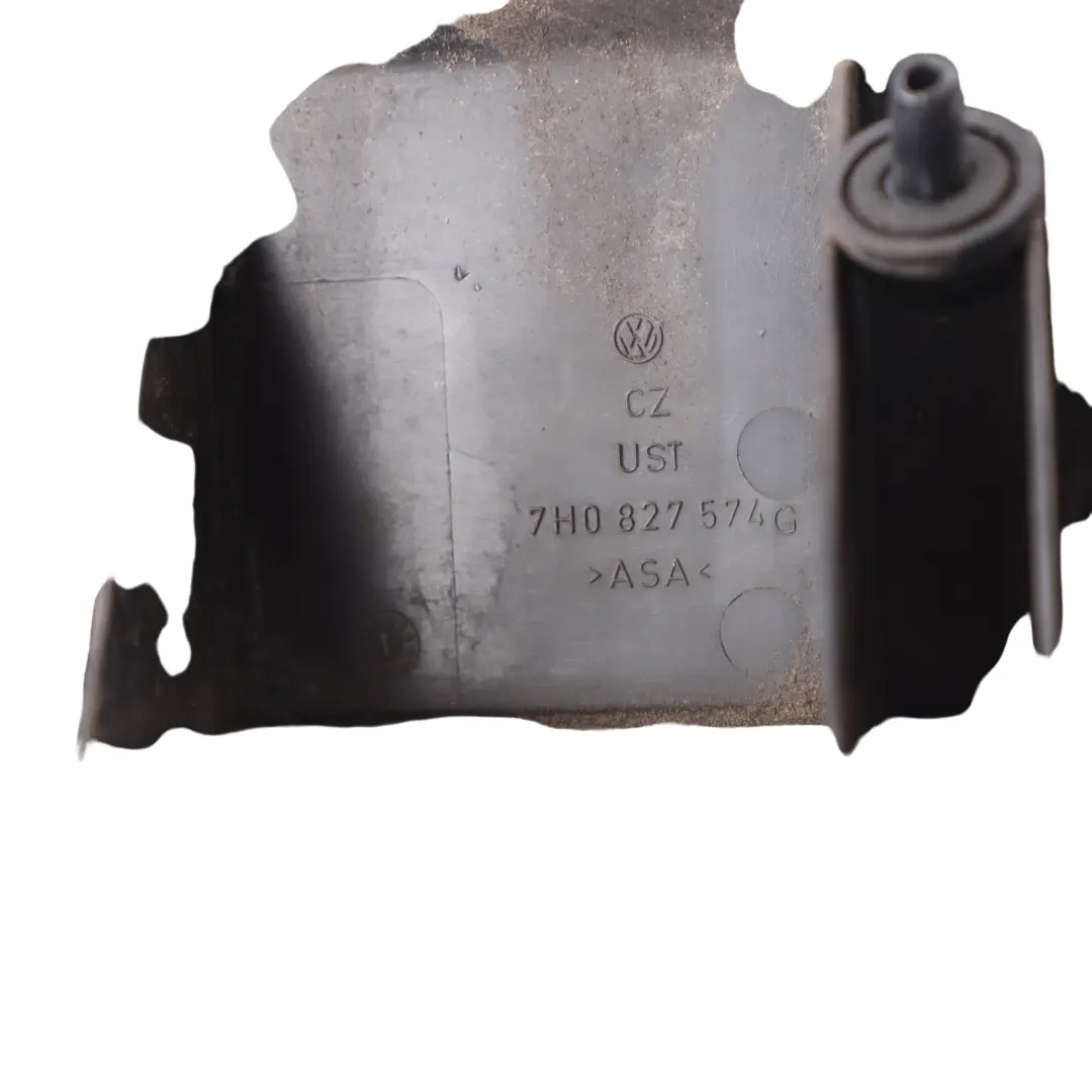 Licence Plate Light Lamp to Volkswagen Transporter T5 with Part number 7H0827574G Volkswagen Transporter T5 Licence Plate Light Lamp - SKU 7H0827574G - Part number 7H0827574G