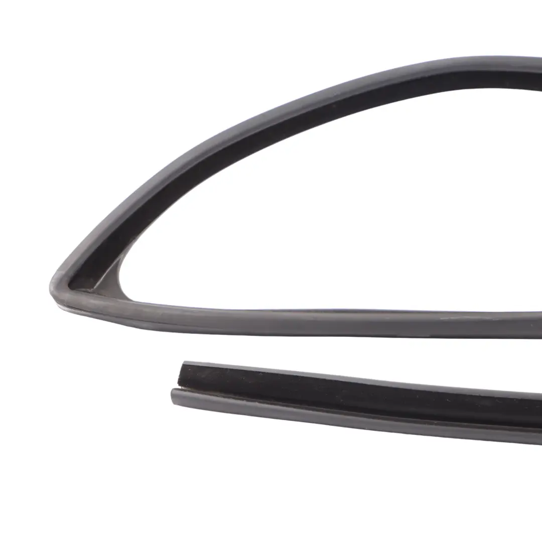 Seal Gasket Rubber Sealing to Volkswagen Transporter T5 with Part number 7H0837434C Volkswagen Transporter T5 Seal Gasket Rubber Sealing - SKU 7H0837434C - Part number 7H0837434C