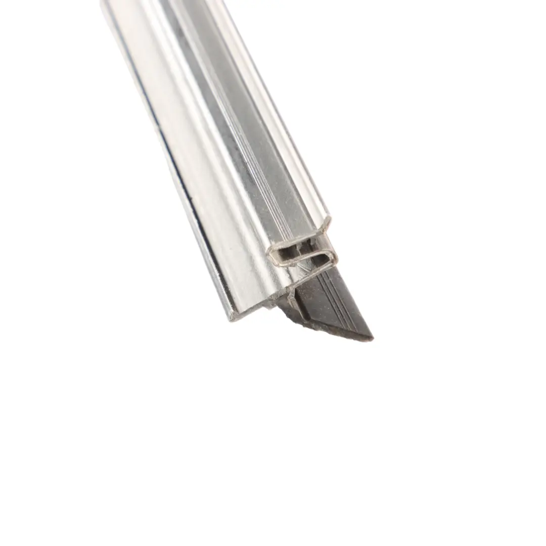 Volkswagen Transporter T5 Uszczelka Przednia Prawa Wewnętrzna - SKU 7H0837472B - Numer Części 7H0837472B