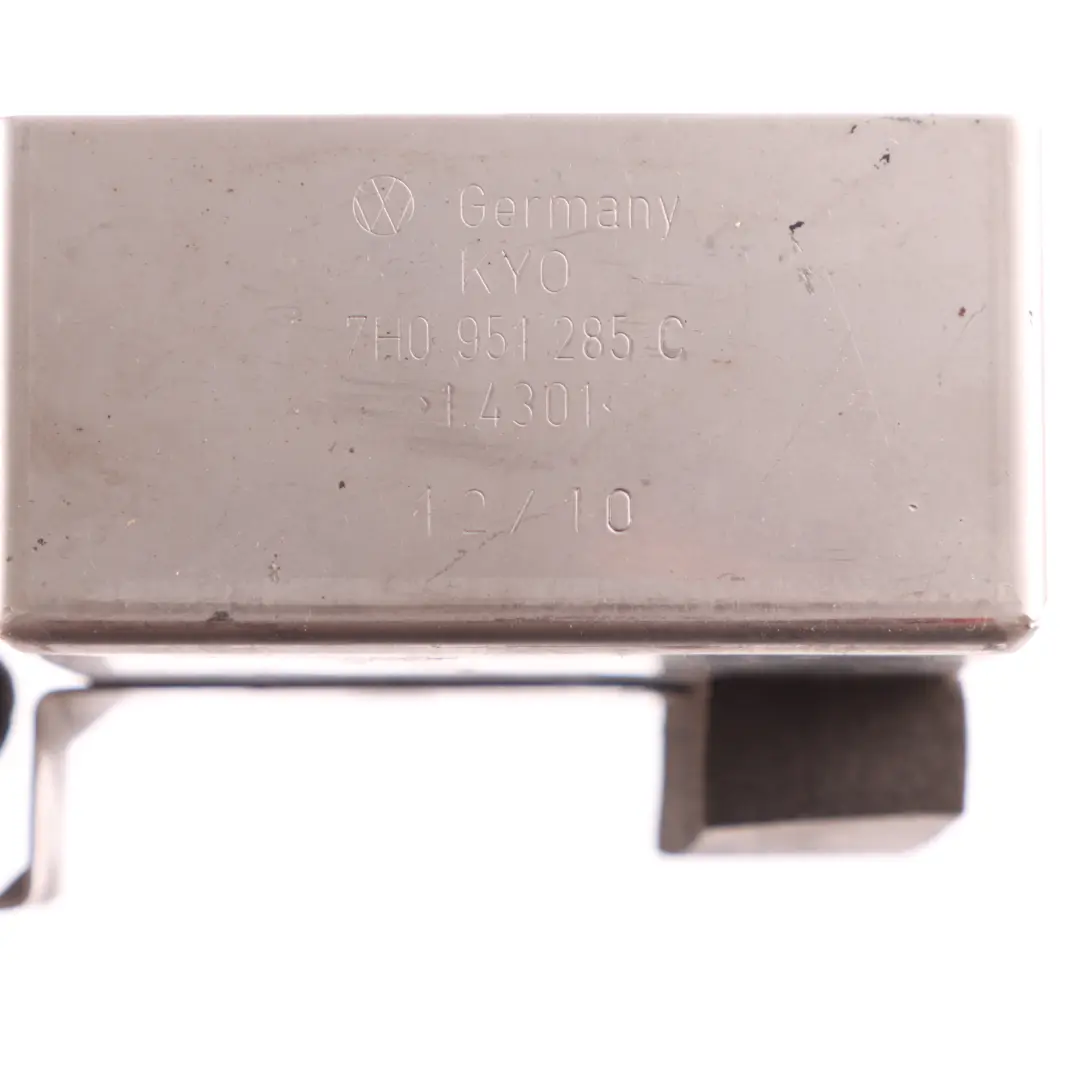 Siren Alarm Horn Signal Bracket Holder to Volkswagen Transporter T5 with Part number 7H0951285C Volkswagen Transporter T5 Siren Alarm Horn Signal Bracket Holder - SKU 7H0951285C - Part number 7H0951285C