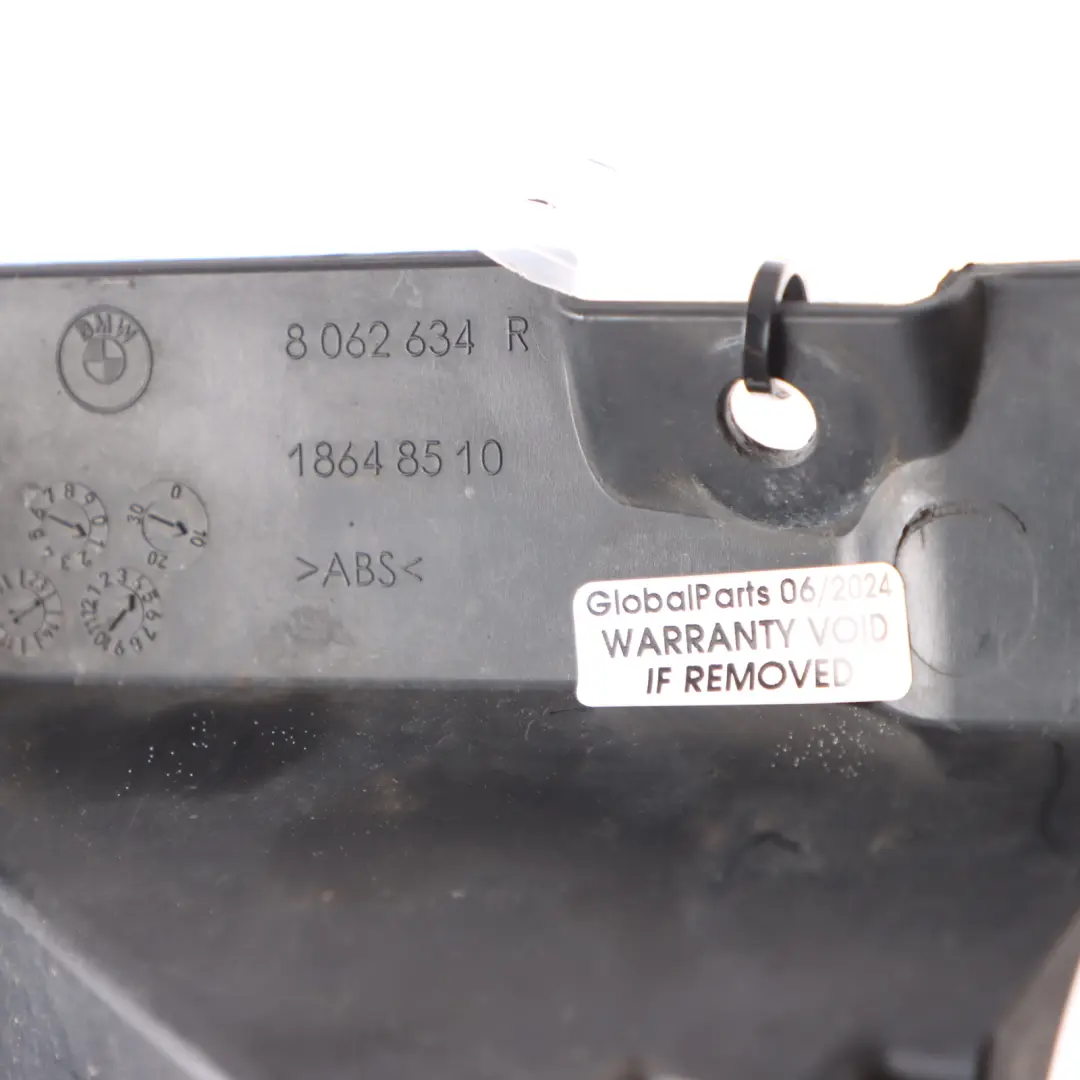 Paraurti Anteriore Fendinebbia Supporto Lampada Destra per BMW F30 con numero di parte 8062634 BMW F30 Paraurti Anteriore Fendinebbia Supporto Lampada Destra - SKU 8062634 - Numero di parte 8062634