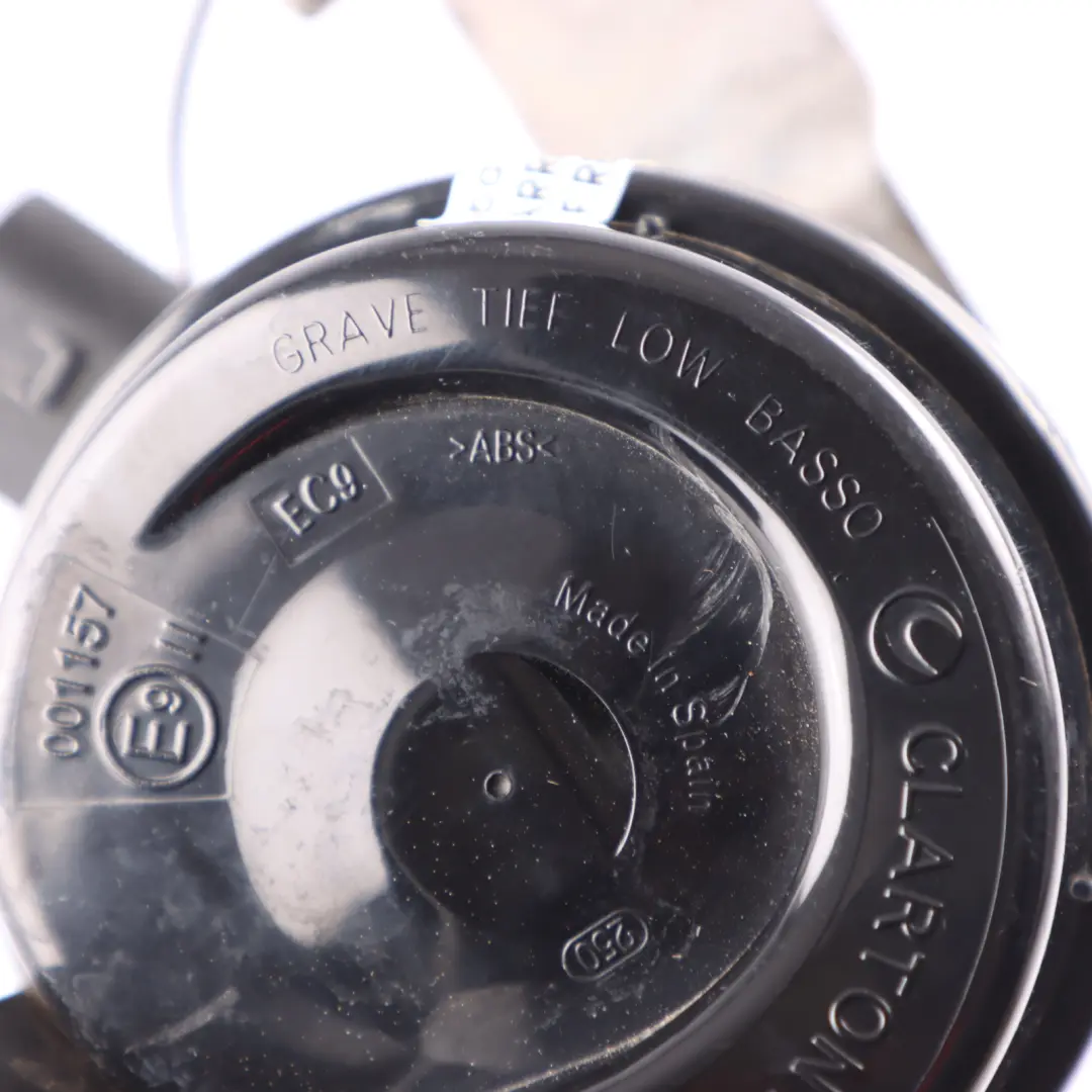 Horn Signal Alarm Siren Low Pitch Tone to BMW M2 F87 with Part number 8077468 BMW M2 F87 Horn Signal Alarm Siren Low Pitch Tone - SKU 8077468 - Part number 8077468