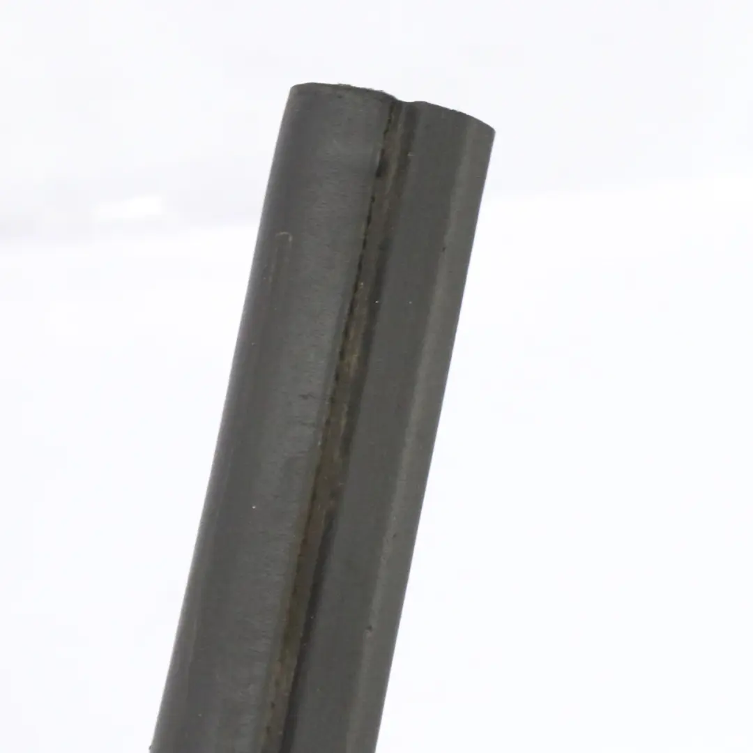 Joint de porte avant gauche pour Renault Trafic 3 à propos du numéro de pièce 808337921R Renault Trafic 3 Joint de porte avant gauche - SKU 808337921R - Numéro de pièce 808337921R