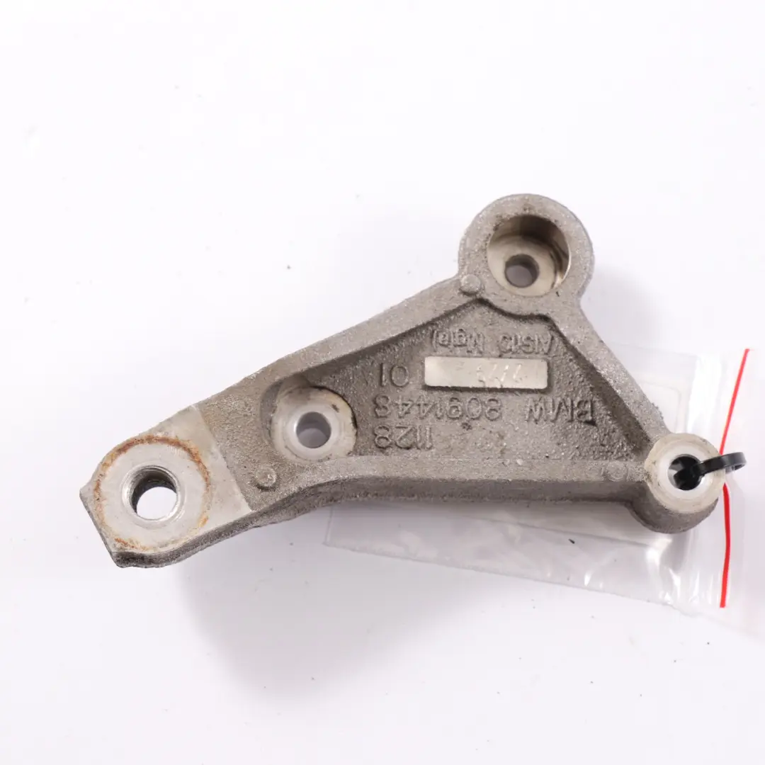 Staffa puleggia BMW X4M F98 S58 Supporto puleggia cinghia ausiliaria per con numero di parte 8091448 Staffa puleggia BMW X4M F98 S58 Supporto puleggia cinghia ausiliaria - SKU 8091448 - Numero di parte 8091448