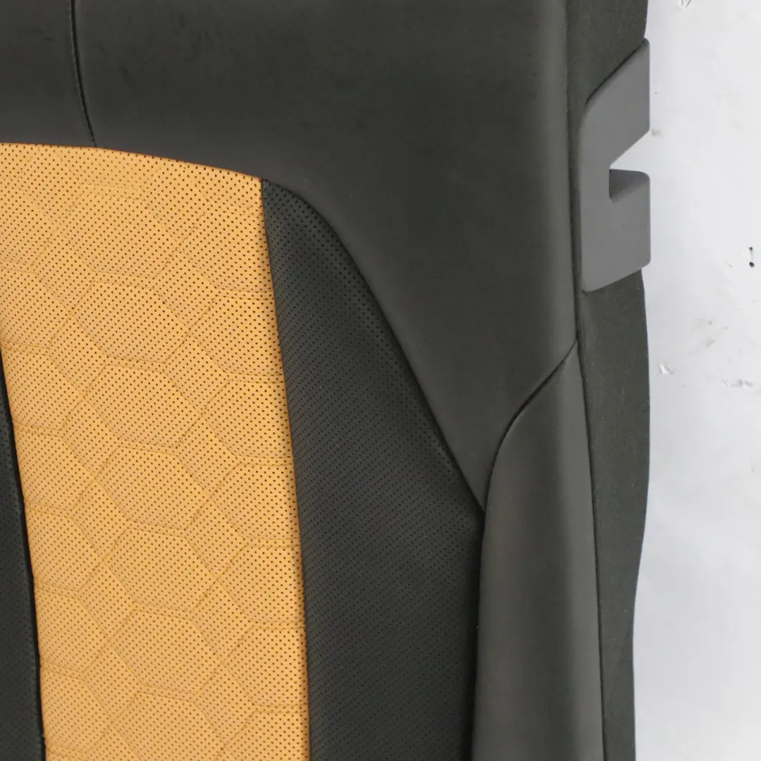 X4M F98 Rivestimento schienale sedile pelle posteriore sinistro Nero Beige per BMW con numero di parte 8096087 BMW X4M F98 Rivestimento schienale sedile pelle posteriore sinistro Nero Beige - SKU 8096087 - Numero di parte 8096087