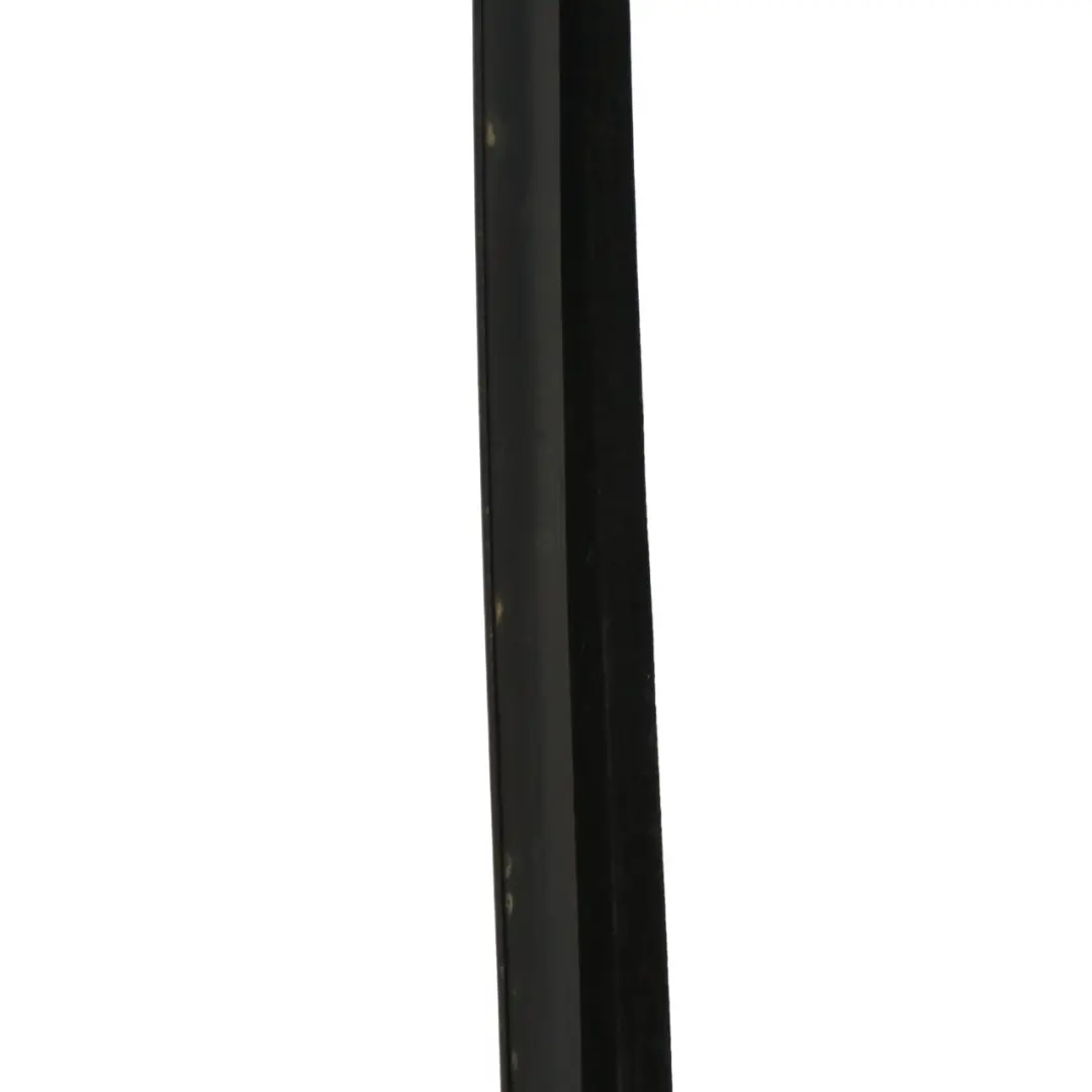 Porta posteriore sinistra Guida finestra guarnizione guarnizione per BMW E38 con numero di parte 8125761 BMW E38 Porta posteriore sinistra Guida finestra guarnizione guarnizione - SKU 8125761 - Numero di parte 8125761