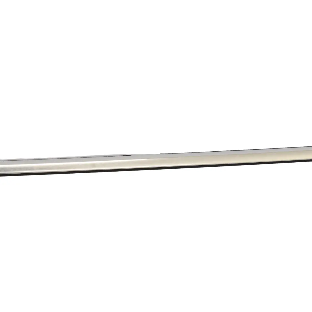 Strip Moldura de la puerta trasera izquierda Chrom para BMW E38 con número de pieza 8150103 BMW E38 Strip Moldura de la puerta trasera izquierda Chrom - SKU 8150103 - Número de pieza 8150103