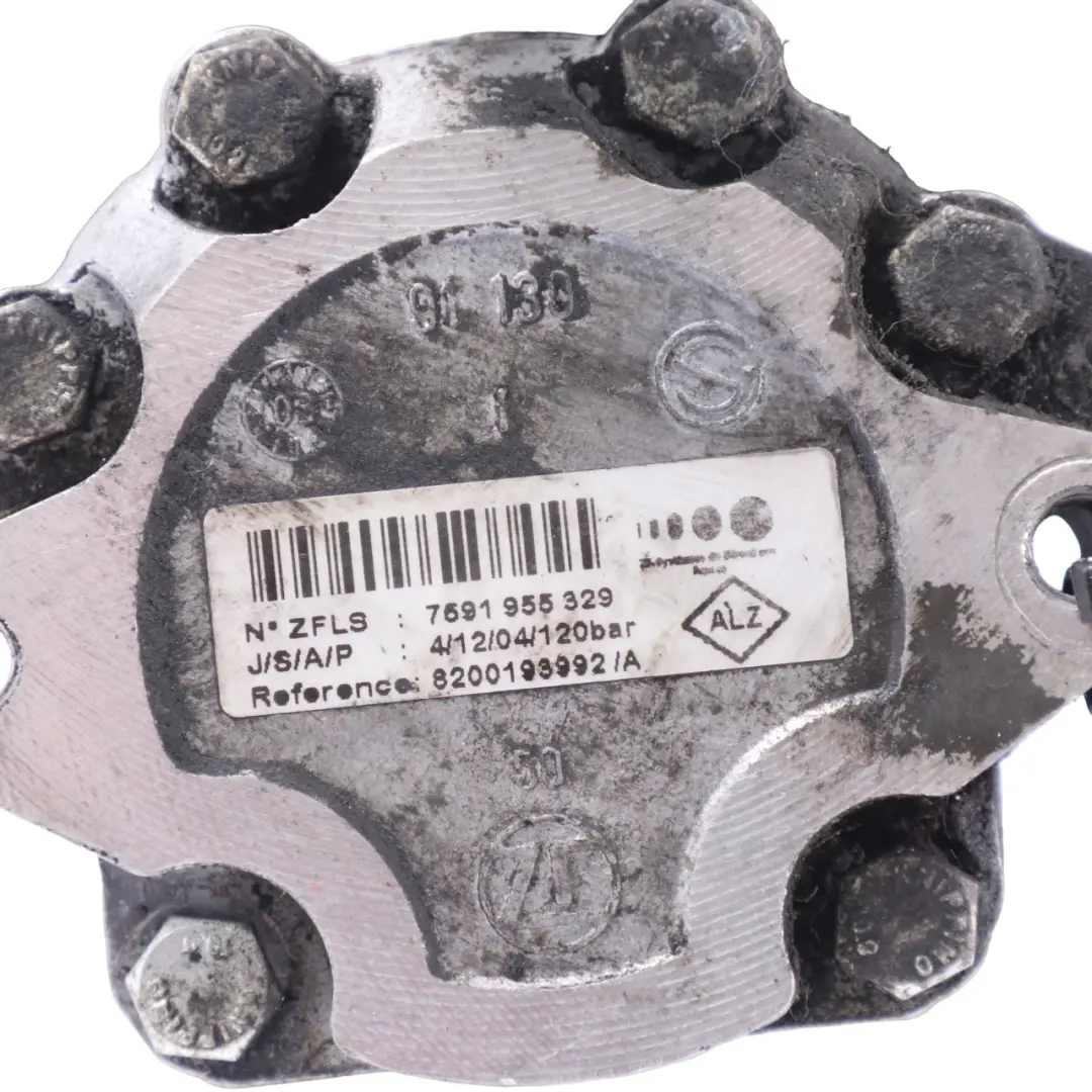 Pompa del servosterzo per Renault Master 2 Opel Movano A 2.5 dCi con numero di parte 8200193992 Renault Master 2 Opel Movano A 2.5 dCi Pompa del servosterzo - SKU 8200193992 - Numero di parte 8200193992