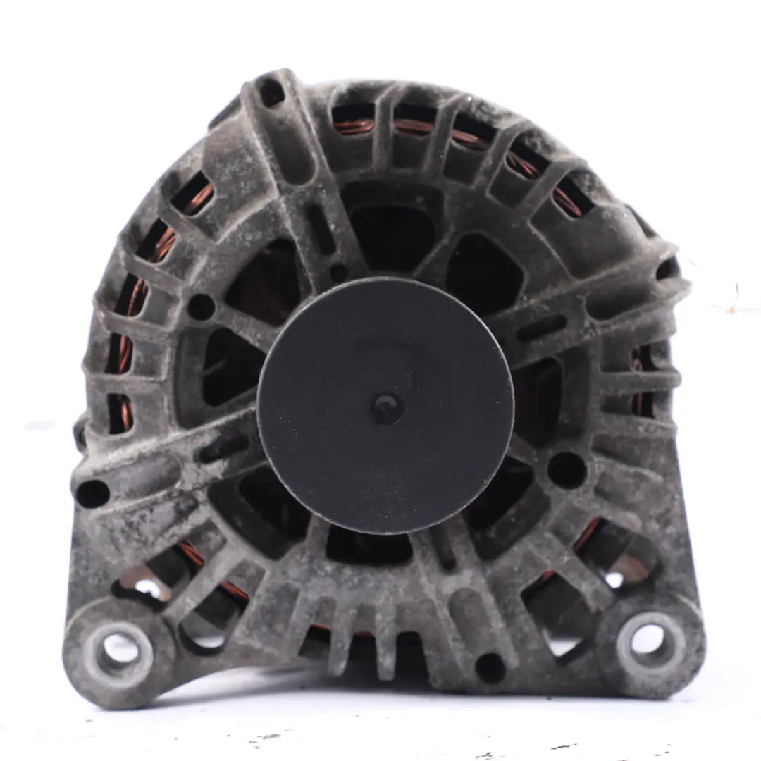 Alternatore Generatore per Renault Trafic II Opel Vivaro A 2.0 DCI con numero di parte 8200404459D Renault Trafic II Opel Vivaro A 2.0 DCI Alternatore Generatore - SKU 8200404459D - Numero di parte 8200404459D