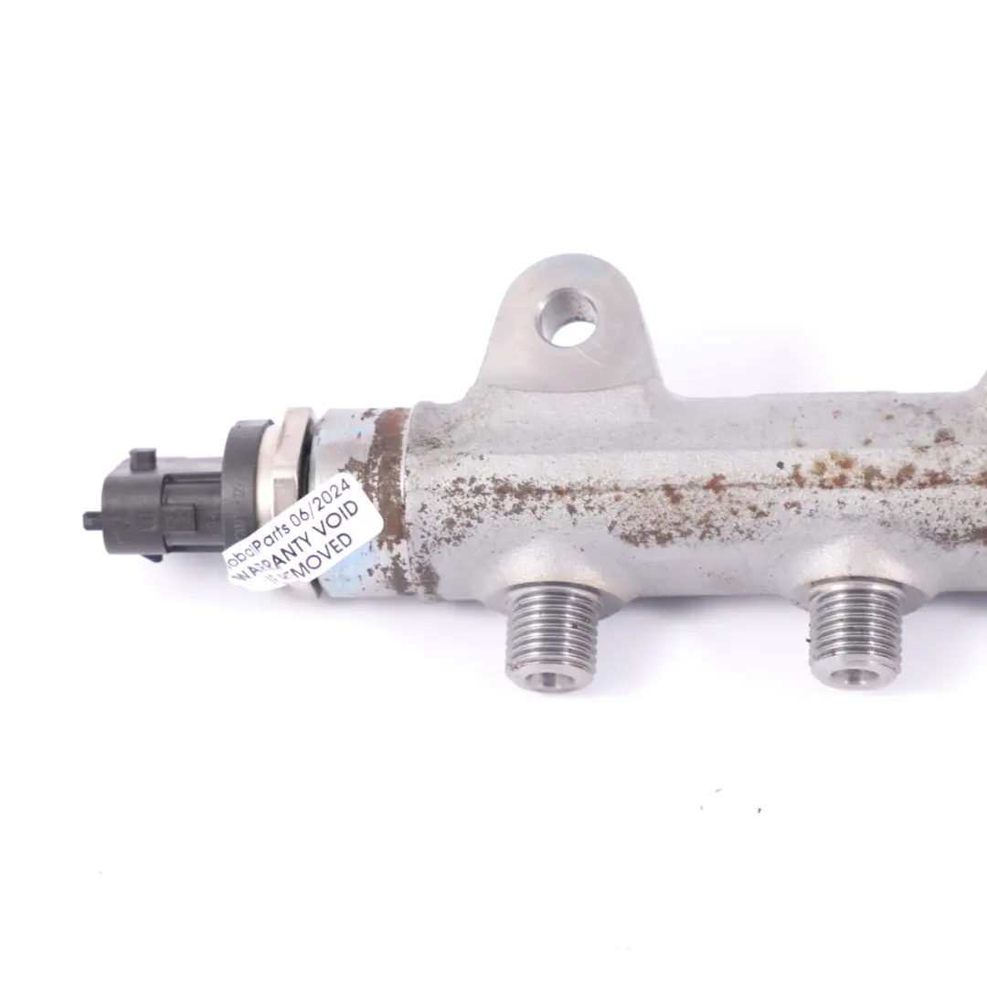 Rail Renault Trafic 2 Opel Vivaro A Diesel 2.0 dCi to Fuel Injection with Part number 8200661279 Fuel Injection Rail Renault Trafic 2 Opel Vivaro A Diesel 2.0 dCi - SKU 8200661279 - Part number 8200661279