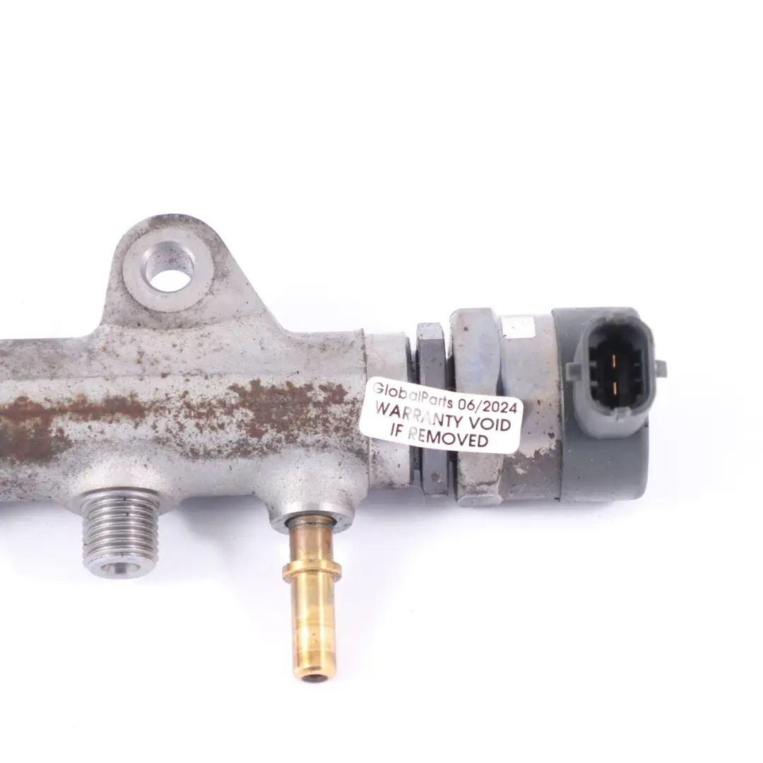 Rail d'injection Renault Trafic 2 Opel Vivaro A Diesel 2.0 dCi pour à propos du numéro de pièce 8200661279 Rail d'injection Renault Trafic 2 Opel Vivaro A Diesel 2.0 dCi - SKU 8200661279 - Numéro de pièce 8200661279