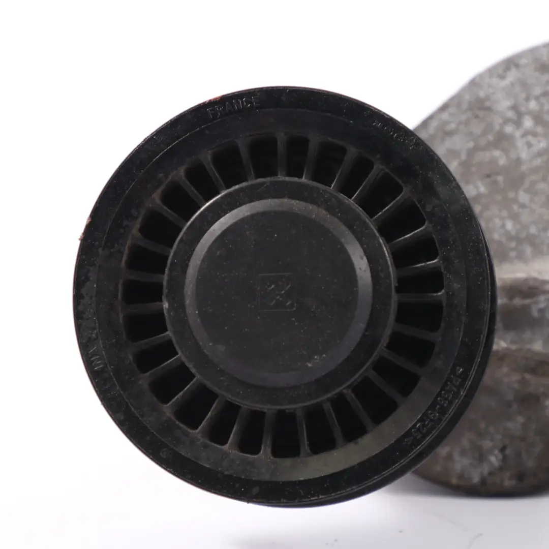 Soporte de alternador Renault Clio para con número de pieza 8200663057 Soporte de alternador Renault Clio - SKU 8200663057 - Número de pieza 8200663057