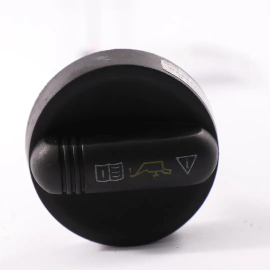 Nissan Qashqai Juke 1.5 dCi Oil Dipstick Engine Oil Level Guide Cap - SKU 8200722806-1 - Part number 8200722806