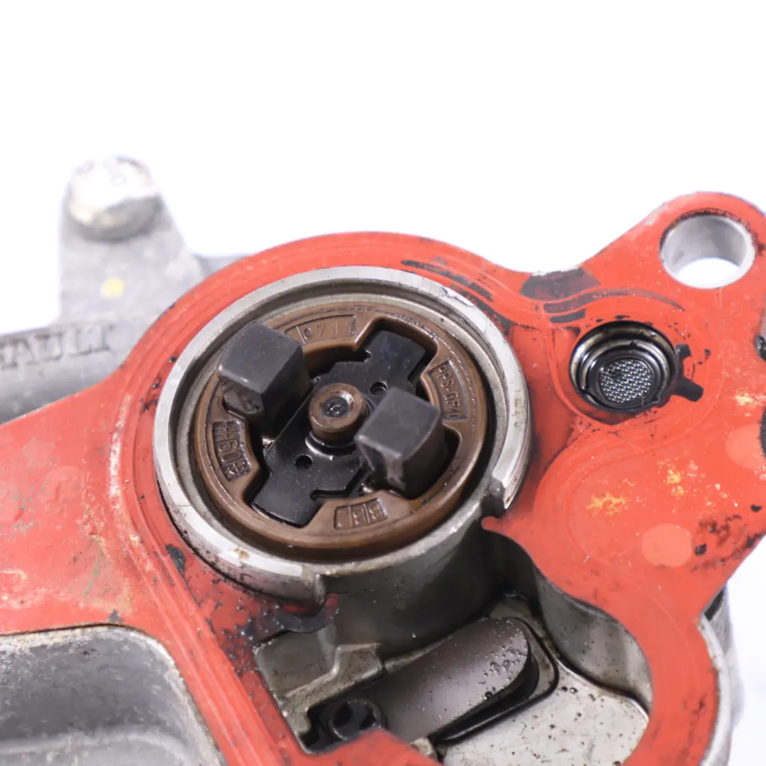 Quashqai Renault Laguna Vacuum Pump to Nissan with Part number 8200934880 Nissan Quashqai Renault Laguna Vacuum Pump - SKU 8200934880 - Part number 8200934880