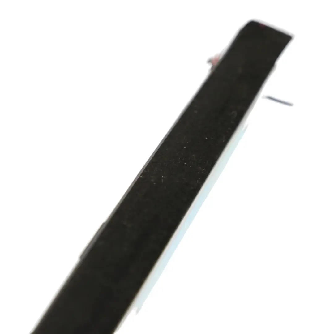 Trasera Izquierda Puerta Ventana Vidrio Interior Cromo Tira para BMW E38 con número de pieza 8230491 BMW E38 Trasera Izquierda Puerta Ventana Vidrio Interior Cromo Tira - SKU 8230491 - Número de pieza 8230491